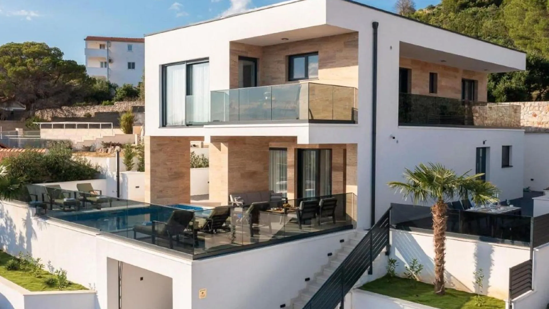 Luxury Villa With Swimming Pool And Sauna